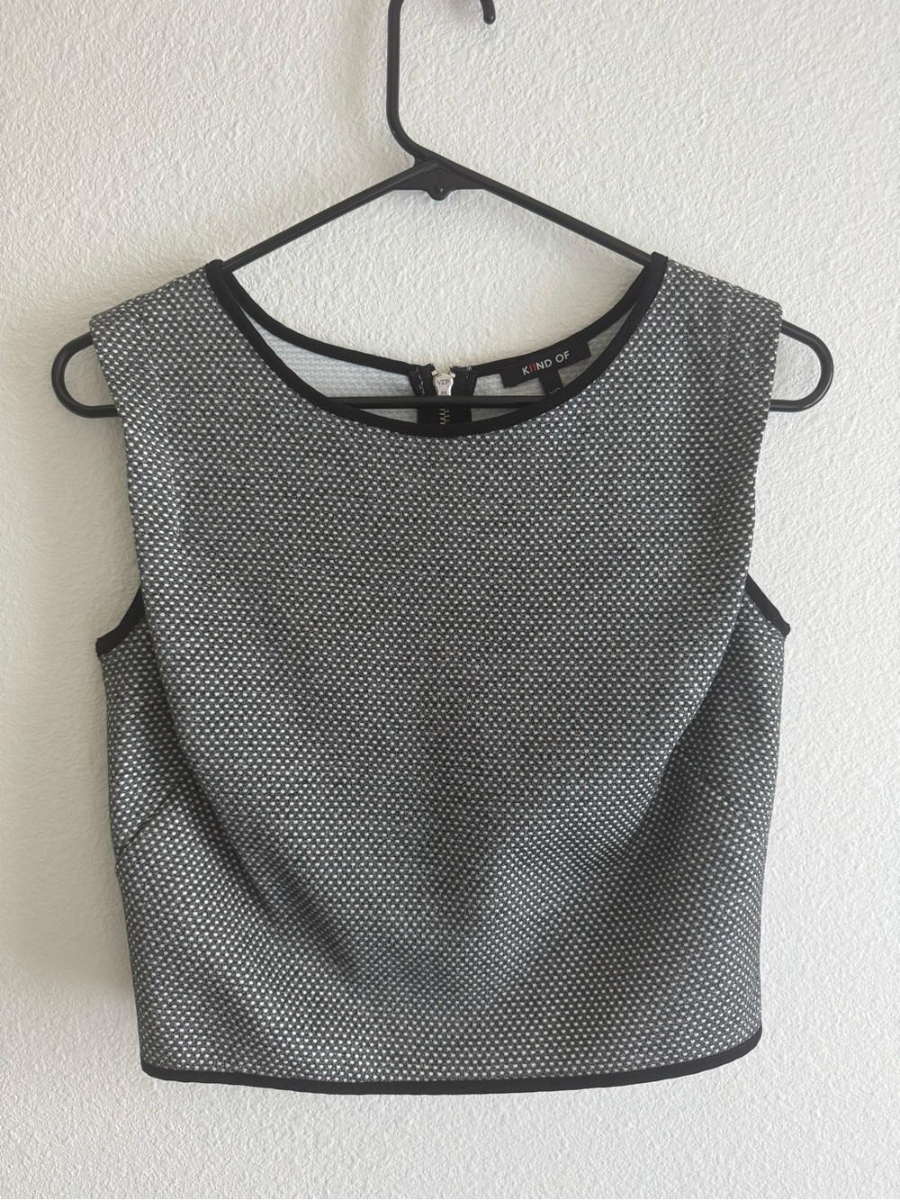 Sleeveless Gray Textured Camisole with Black Trim